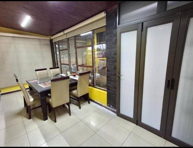 5 BEDROOM HOUSE FOR SALE IN BEZUIDENHOUT VALLEY